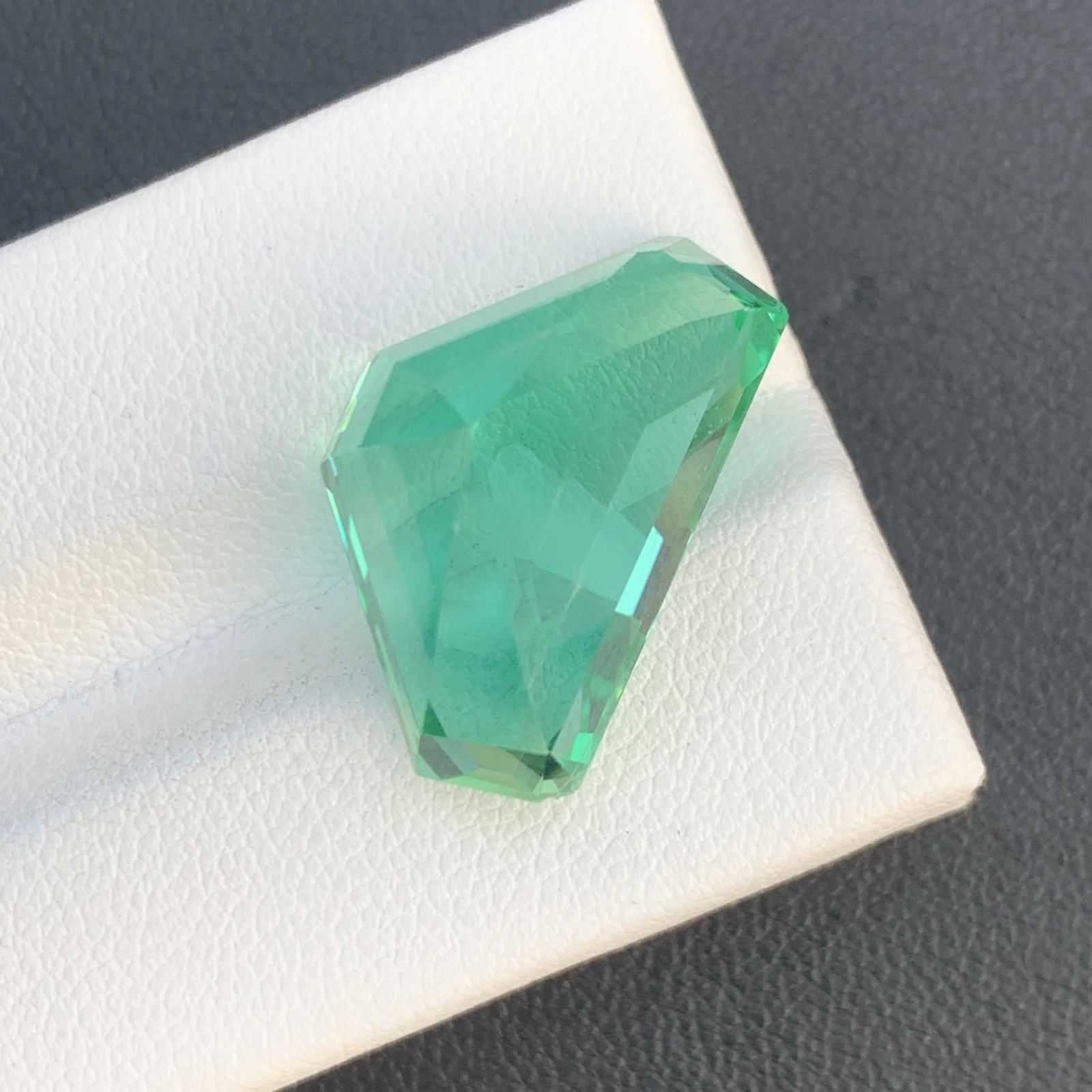 22.78ct Natural Radiated Green Kunzite Faceted Fancy Shape Loose Gemstone — view 5